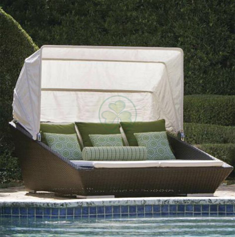 Factory Wholesale Classical Design Comfortable Outdoor Furniture Wicker Rattan Sunbed with Raincover SL-WR2193CWRS