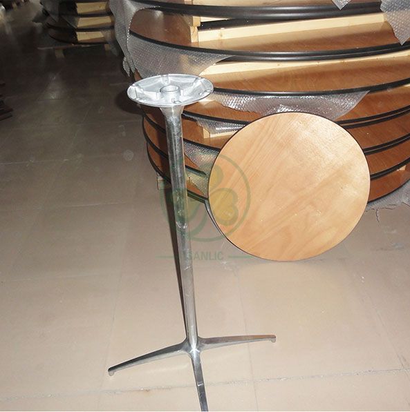 Wholesale Popular Round Wooden Bar Table for Resturant Hotel and Pubs  SL-T2089RWBT